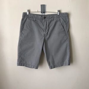 Calvin Klein Shorts. 32